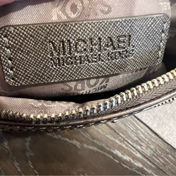 NWOT Michael Kors Metallic Wristlet - Picture 8 of 8